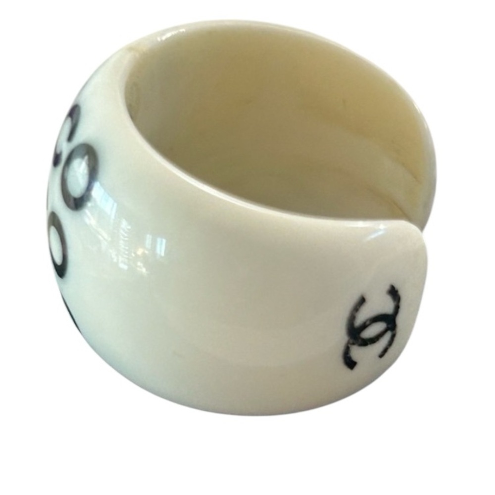 CHANEL Coco logo White & Black Ring Authentic - Picture 3 of 11